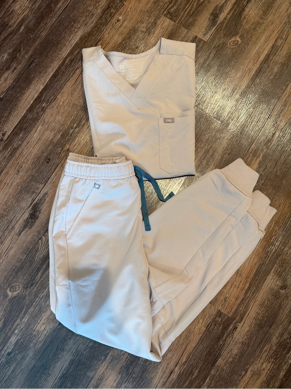 Figs Men’s Light Beige Joggers with Teal Drawstring